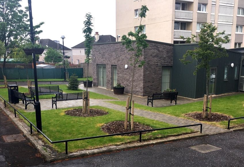 Nice landscaping around Jura Court community room