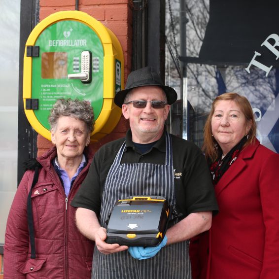 tenants join Balornock butcher Donnie Shaw in calling for more defibrillators