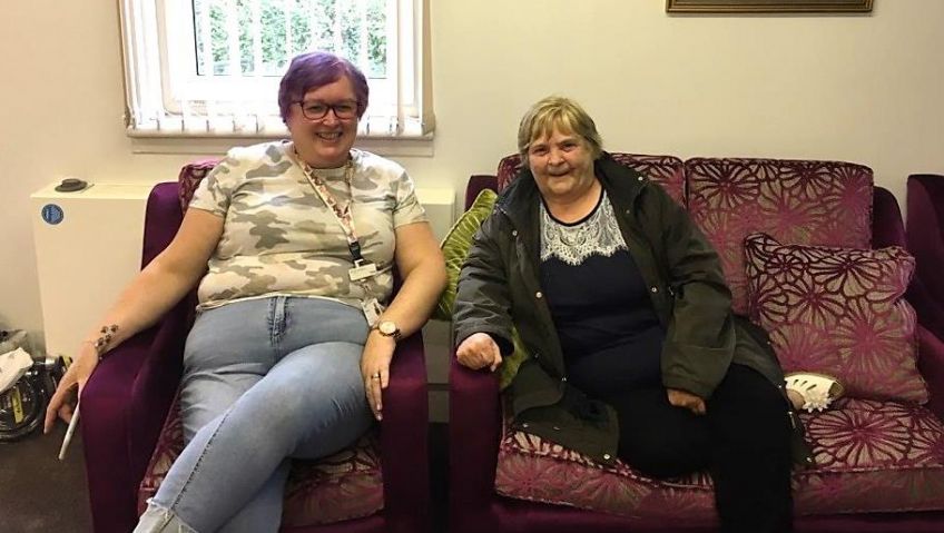 Anne Lindsay enjoys a catch-up with Livingswell Advisor Fiona Speirs